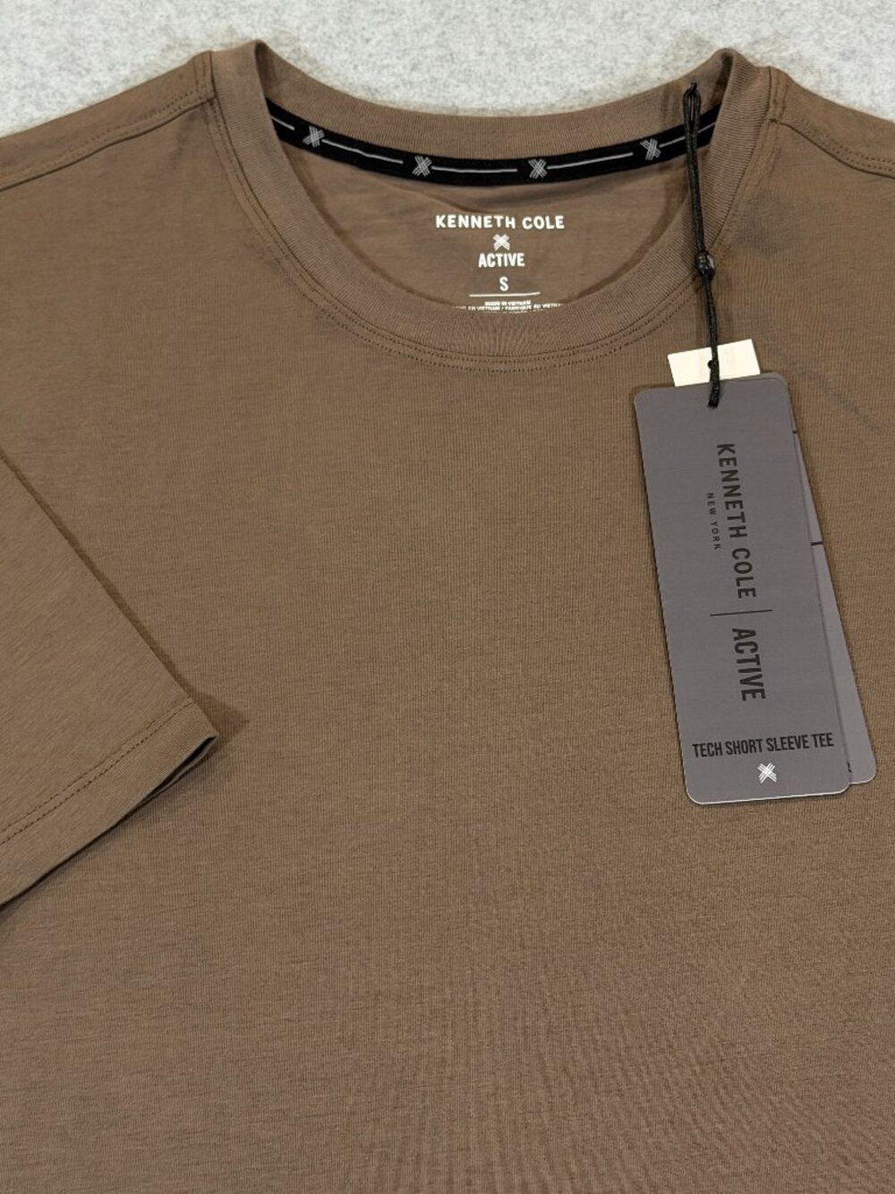 Kenneth Cole Mens Active Tech Short Sleeve T-Shirt Tee Brown Small S Stretch NWT